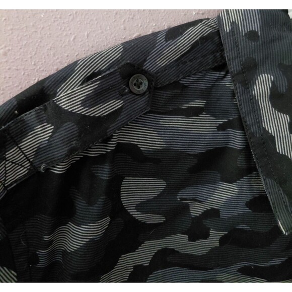 Marc Ecko Cut & Sew Men's Shirt Large Button Up Short Sleeve Camo Print - Picture 3 of 11